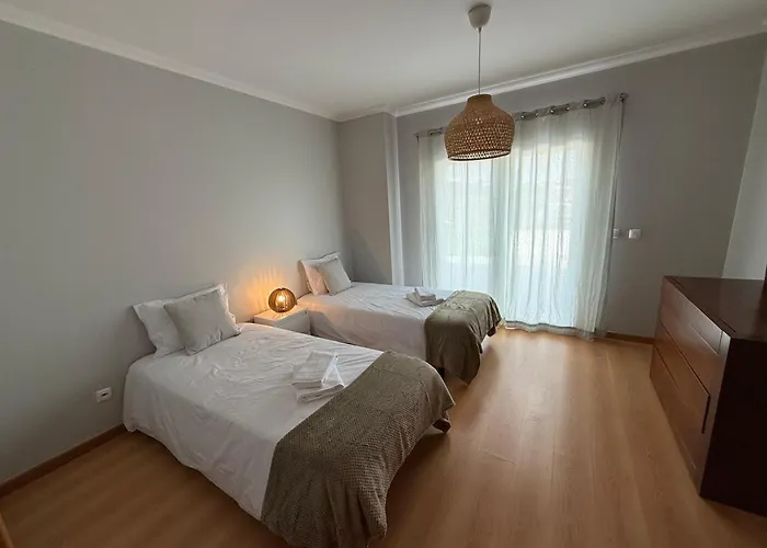 Casa De Ferias Lucena דירה לוריניה